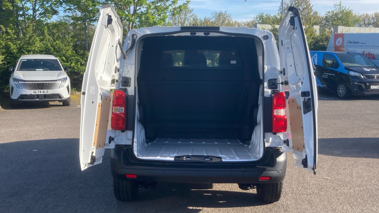 Peugeot Expert L1 Diesel 2.0 BlueHDi 145 Professional Crew Van